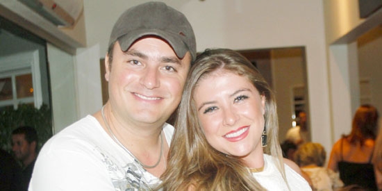Thiago Dante, do departamento de eventos do Castelinho, e sua Aninha Faleiros 